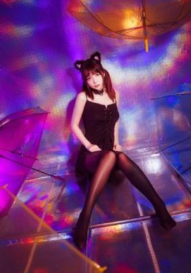 美女被两个黑鬼前后夹击_全集无删减版高清免费观看